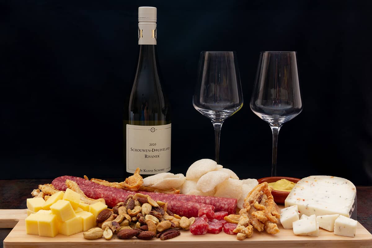 Zeeuwse borrelbox met Zeeuwse wijn uit Schouwen-Duiveland